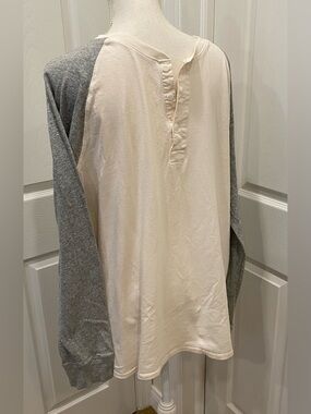 J. Crew men’s knit goods cotton Henley long sleeve XL perfect condition